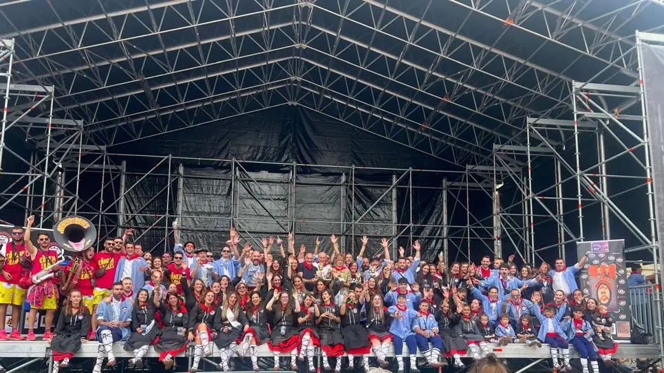 zintzarri cuadrilla en escenario